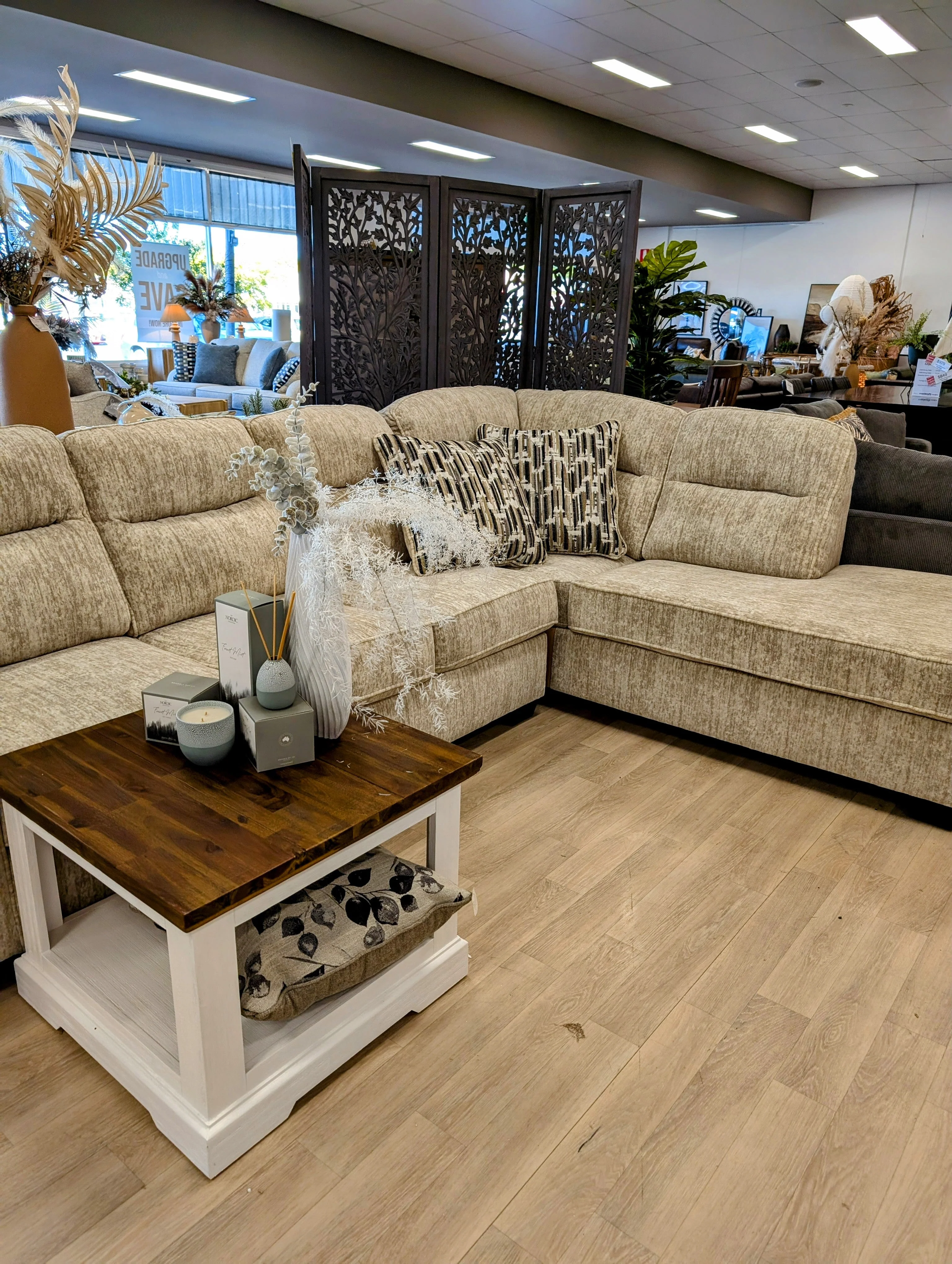 Hudson Sofa - Image 6